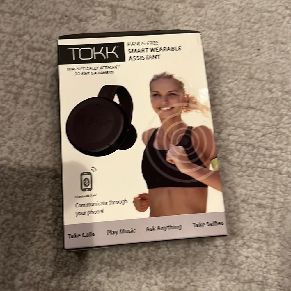 tokk hand free wearable assistant magnetic!! mega deal!
